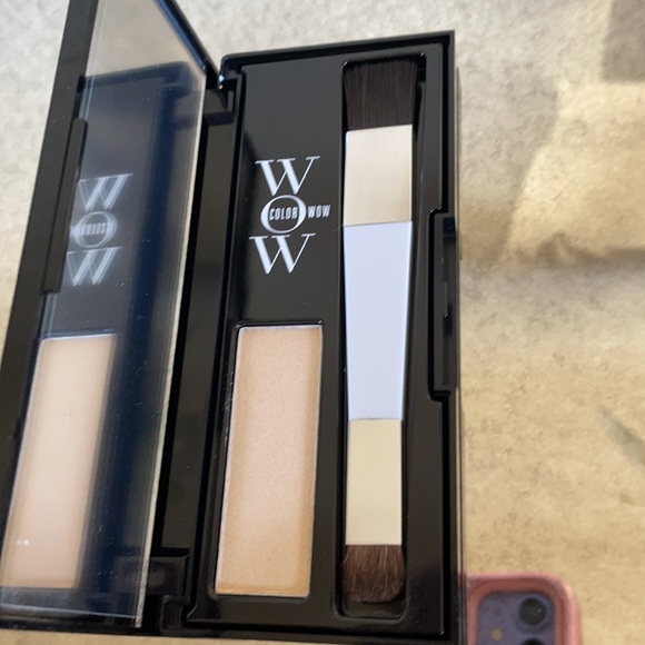 💫CLOSING SALE💫Color wow root cover up-platinum - Picture 3 of 4